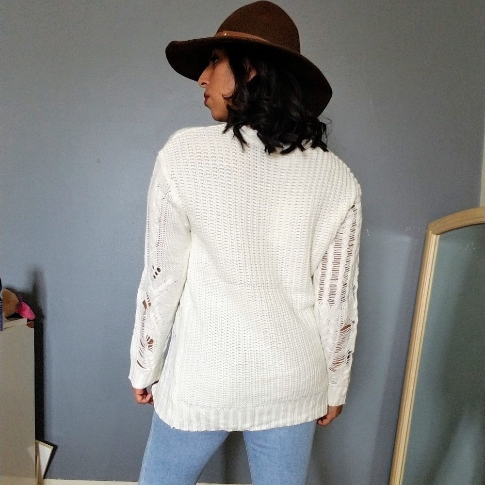 𝙇𝘼𝙎𝙏 𝙊𝙉𝙀 |ROSÉ ALL DAY IVORY FRINGE SWEATER - Picture 12 of 15